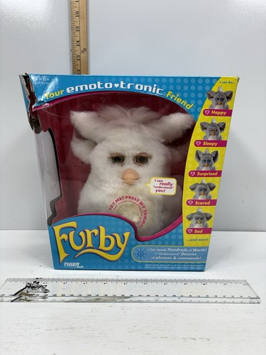 Furby 2005 White With Green Eyes Emoto-Tronic Hasbro Tested & Works