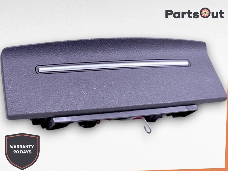 AUDI A7 QUATTRO 2012-2015 CONSOLA CENTRAL TOMA DE CORRIENTE TRASERA TOMA DE CORRIENTE Y BISEL OSCURO O Foto 2 de 4