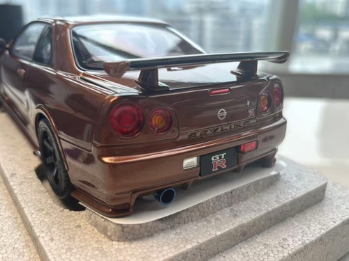 Motorhelix 1/18 Nissan Skyline GTR R34 Customized In Metallic Bronze - Picture 5 of 11