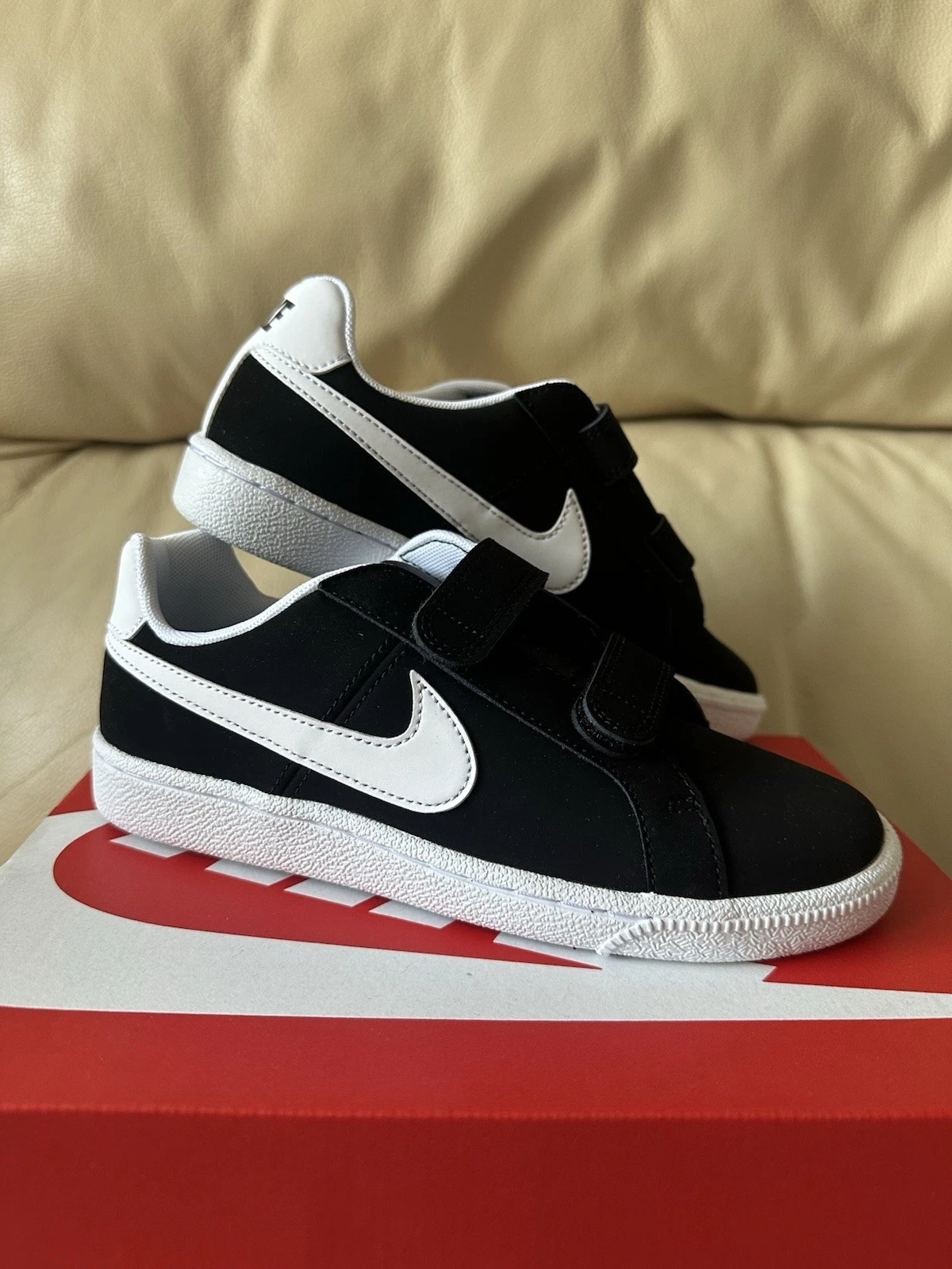Nike Court Royale nere per bambini taglia UK 2