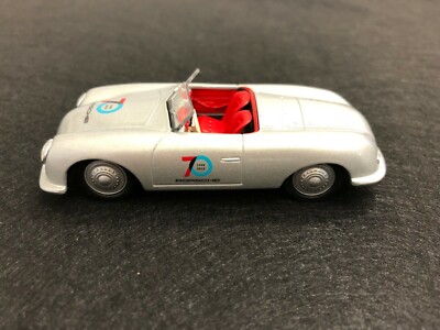 WELLY WE24106CR PORSCHE 356A SPEEDSTER RED 1:24 Modellino