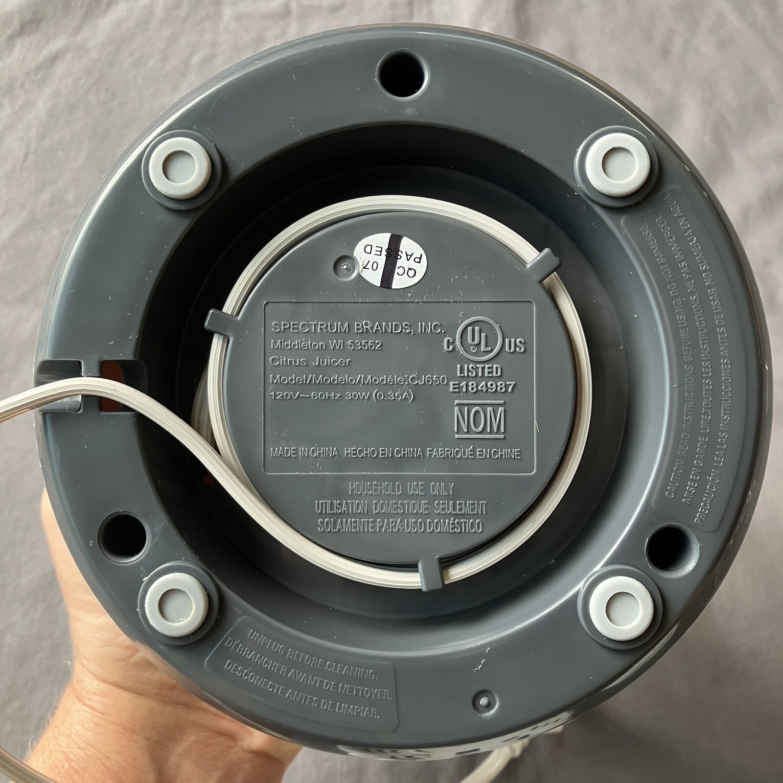 Black + Decker Citrus Juicer, 32 ounce. Model CJ650, 120V, 60Hz, 30W