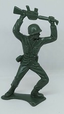 Vintage Tim Mee Green Toy Soldier Holding Rifle Above His Head 6" Tall 1340