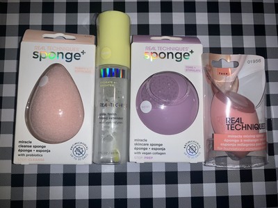 4pc Real Techniques Lot: includes 3 Miracle Sponges & Glow Finish Blend Extender