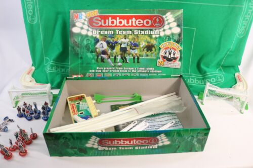 Hasbro 2004 SUBBUTEO Dream Team Stadium Flick Football Game Boxed - Photo 1 sur 15