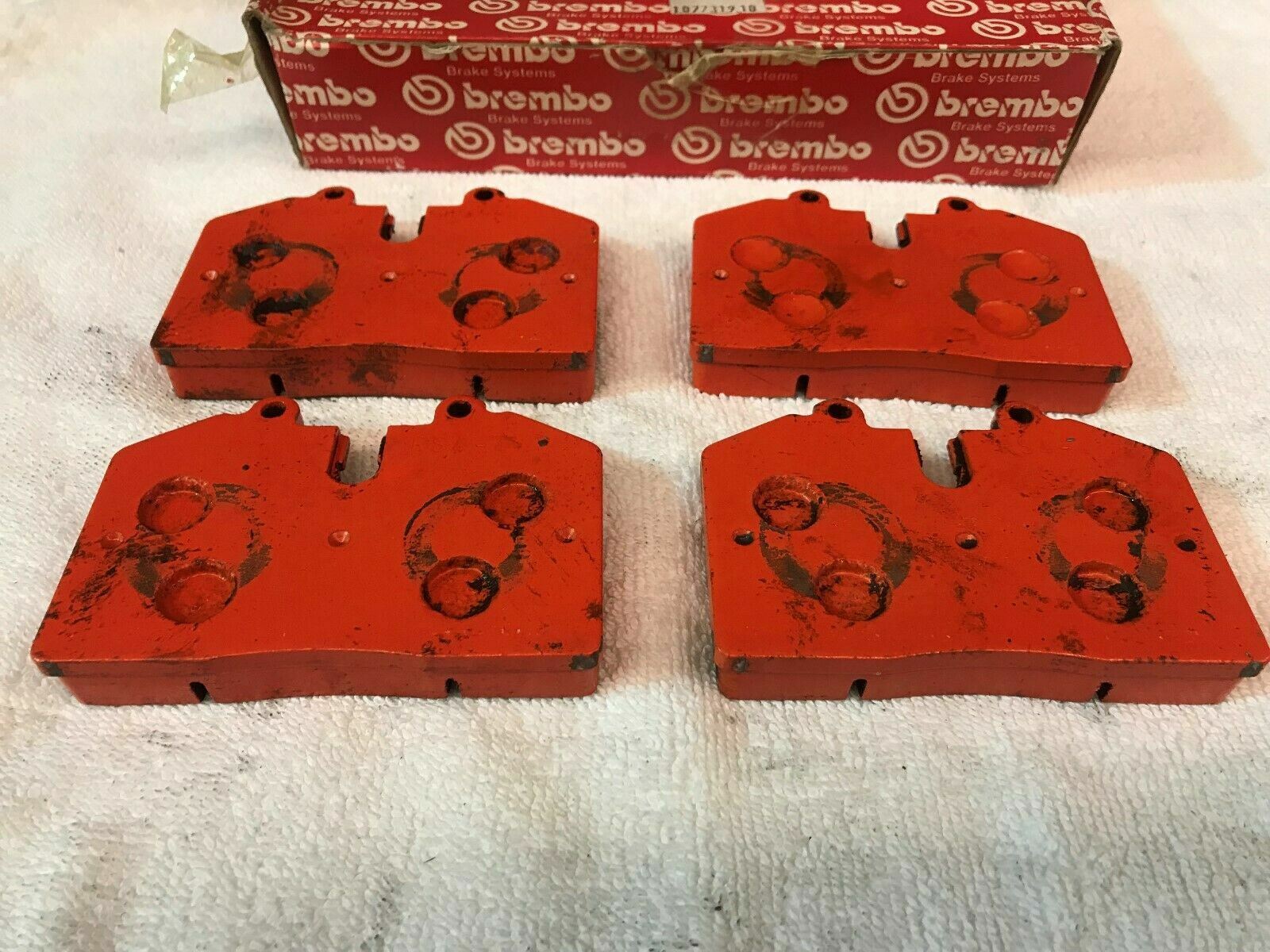 FERRARI 456 550 REAR BRAKE PADS SET BRAKE PADS BREMBO CALIPER OEM 70000925