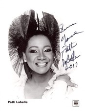 SINGER Patti LaBelle autograph, signed photo