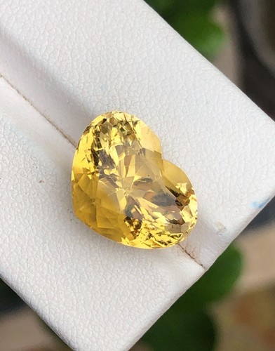 9.75 Ct Natural Yellow Citrine Gemstone – Golden Loose Stone 15x11x10 mm - Picture 4 of 5