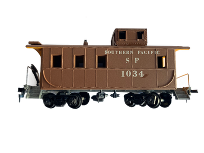 Roundhouse HO Scale Southern Pacific SP 1034 Brown Caboose Model