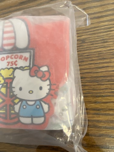 Cartera Loungefly Sanrio Hello Kitty and Friends Carnaval Solapa - Imagen 6 de 8