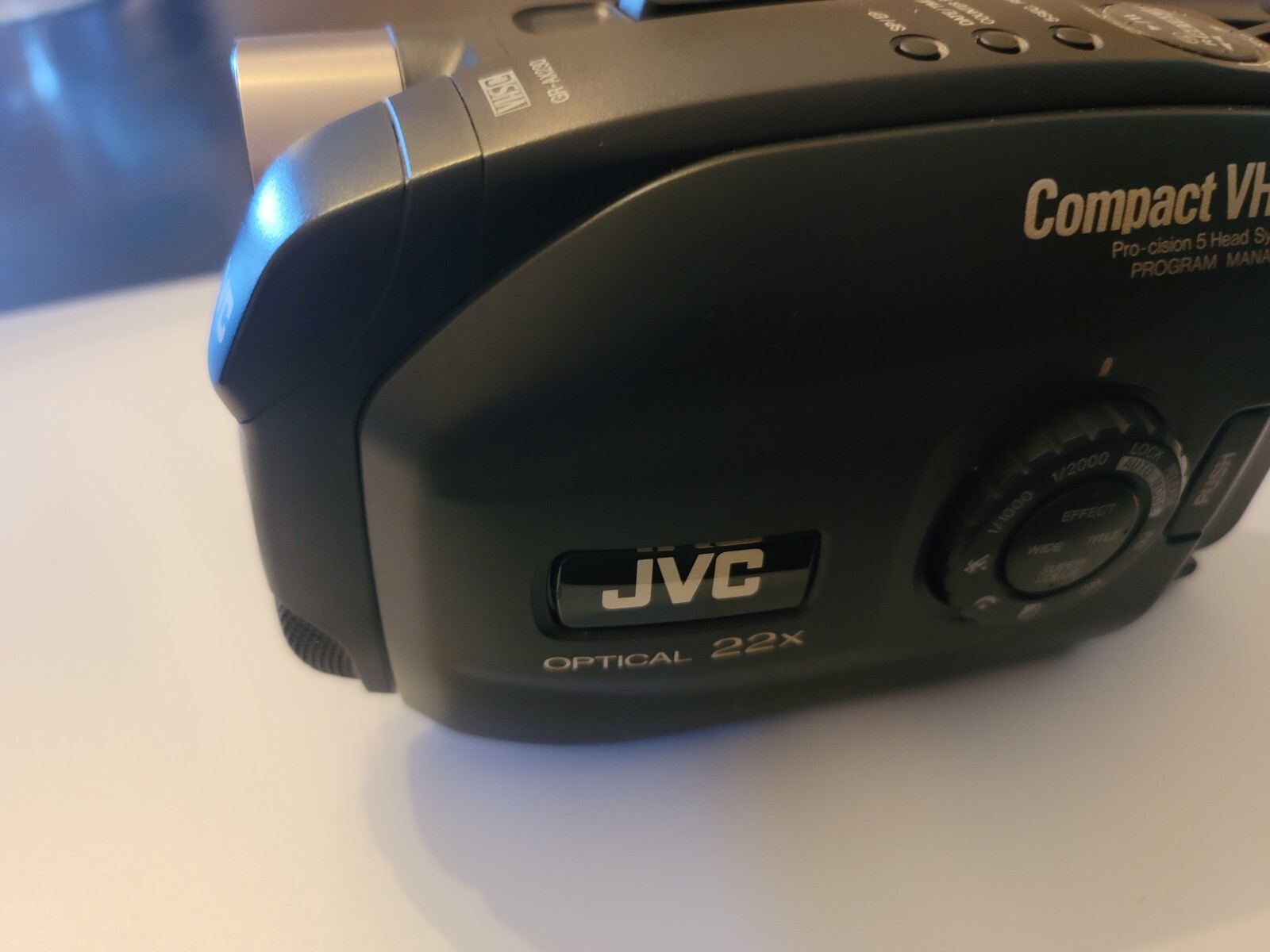 JVC Handycam VHS Video Movie VHSC GRAX230 w/ Battery Charger, Bundle