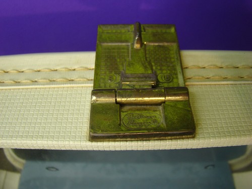 Vintage Lady Baltimore Train Case White With Gold Hardware key tray mirror box - Picture 17 of 22