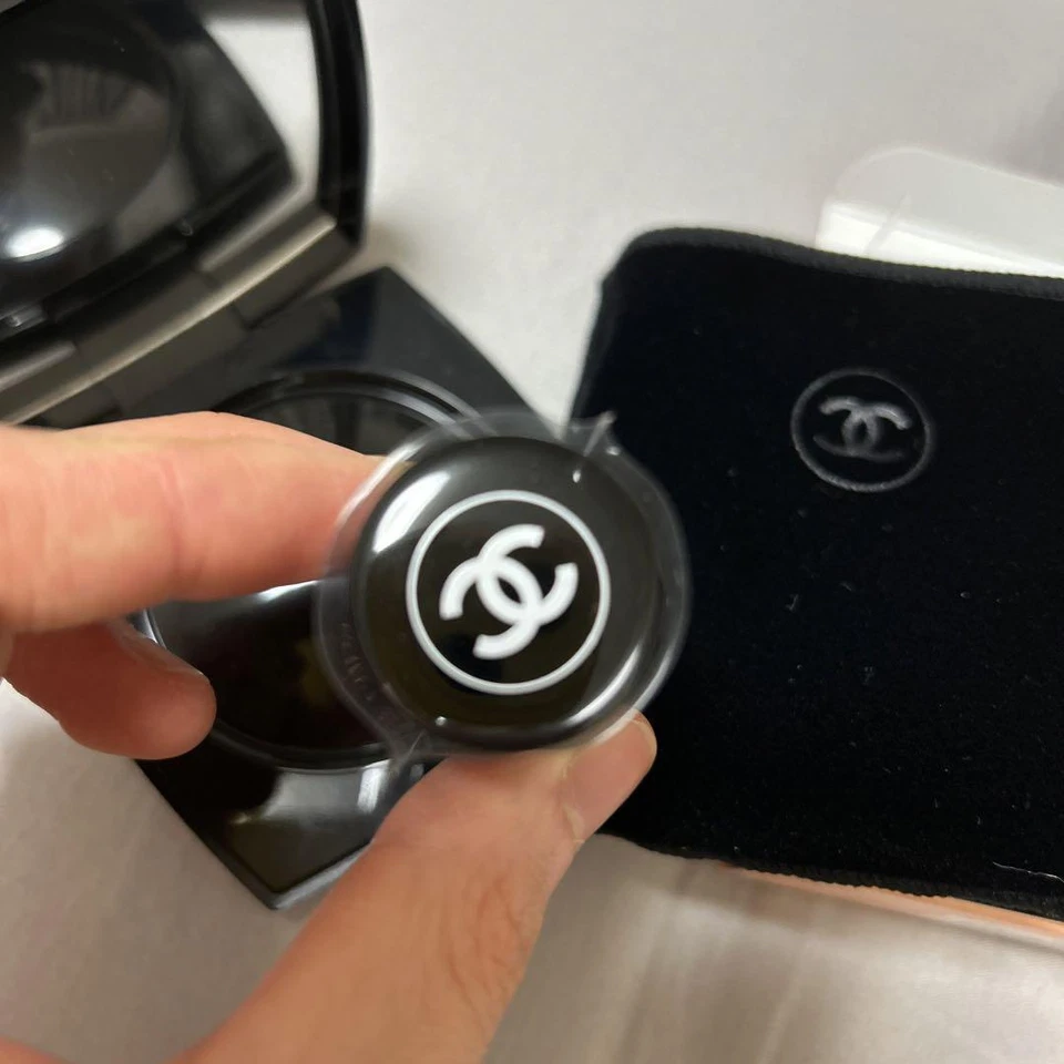 Chanel Reve De Camelia Illuminating Powder 10g / 0.35oz 2022 Limited Edition NEW - Image 3 of 4