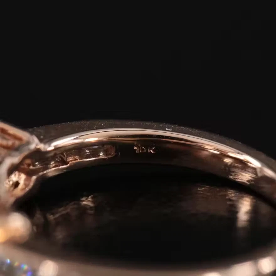 Anillo de morganita y diamantes de oro rosa de 10 quilates Foto 4 de 4