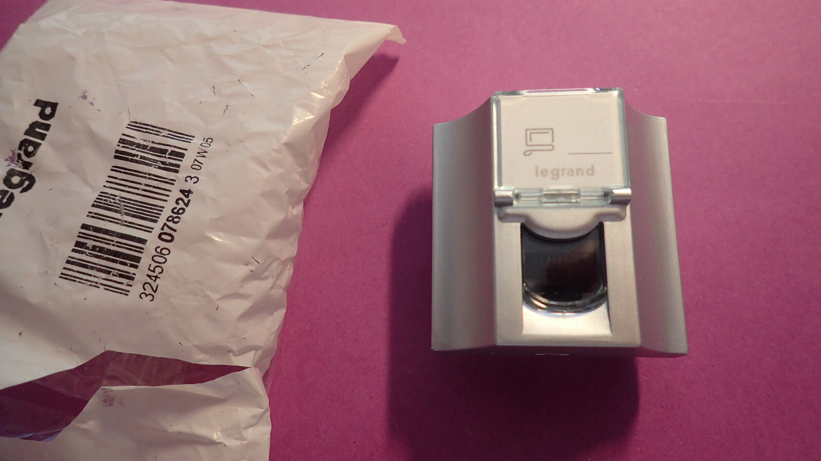 Prise RJ45 Legrand Mosaic 78624 liaison cuivre haut débit internet