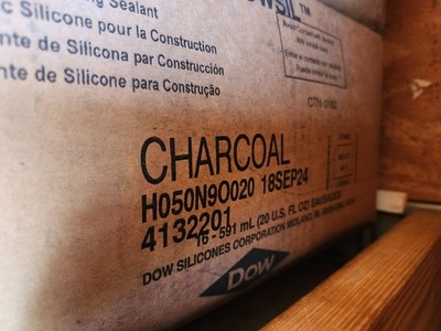 756 Dowsil SMS Building Sealant Coal Charcoal 13 Sausages Expire 9/2024