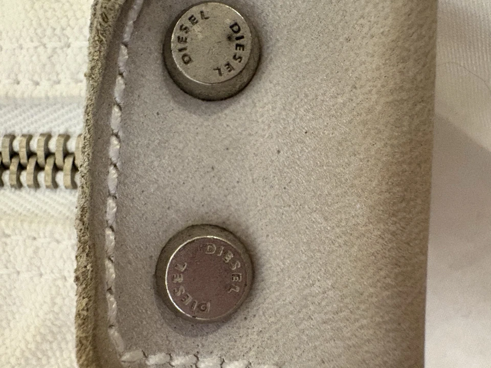 Bandolera Bandolera vintage Y2k Deisel rara plegable blanca plateada herrajes como está Foto 3 de 4