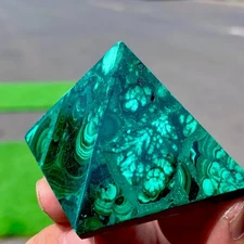 105G Natural malachite Pyramid Chakra Treatment Energy Stone Generator Spiritual