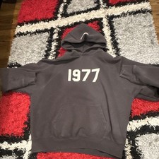 Essentials Fear of God Mens 1977 Graphic Pull...