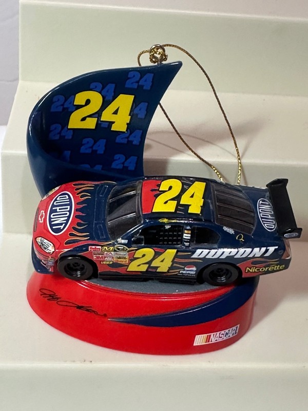 NASCAR Christmas Ornament - 2008 Jeff Gordon #24 Dupont No Box