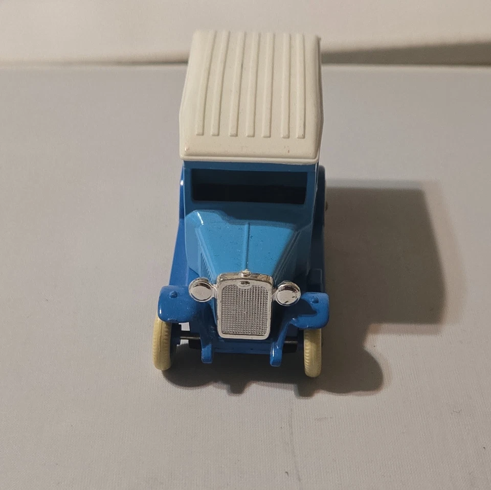 Vintage 1980s Lledo Die-Cast Car Old Timers LP021035 Chevrolet Van KLM Air Mail  - Image 2 of 4