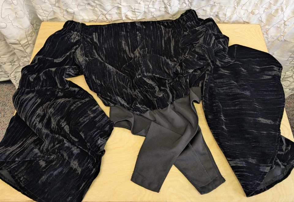 Velvet Off Shoulder Bell Sleeve Black Bodysuit Womens Sz M Whimsigoth Fairy Goth - Image 2 of 4