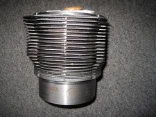 New Porsche 911 Pistons Cylinder Sets 2.4 Litre 84mm 7.51 German Mahle 5 Nos New Porsche 911 Pistons Cylinder Sets 2.4 Litre 84mm 7.51 German Mahle 5 Nos