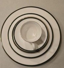 Lenox - Debut Collection - Margaret Place Setting s . 5 Piece.