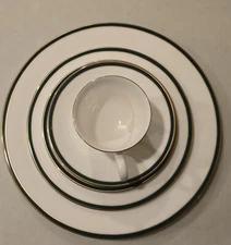 Lenox - Debut Collection -  Margaret Place Setting(s).  5 Piece.
