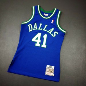 dirk nowitzki mitchell and ness jersey