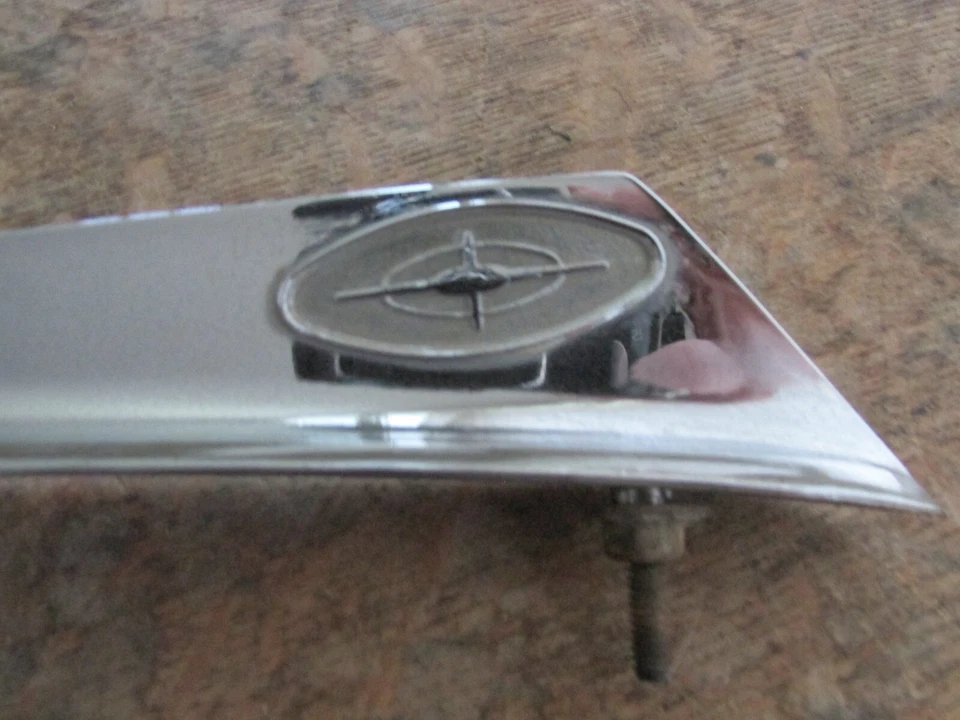 Guardabarros del lado del conductor original adorno de trin para Ford Galaxy 1963 Foto 2 de 4