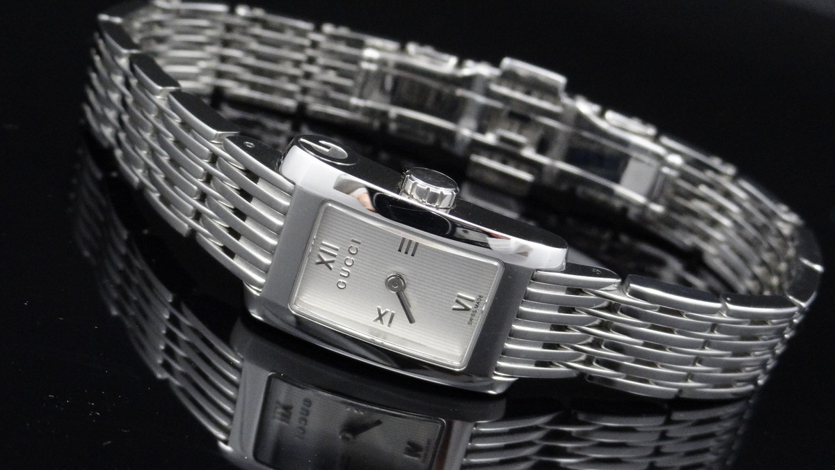 Gucci YA086507 Women's Stainless Steel Silver Tone Roman Numeral