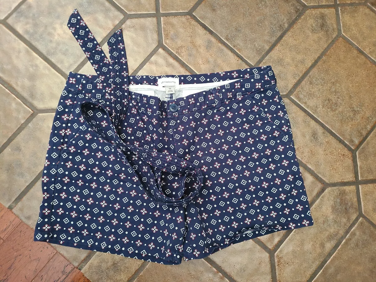 LIZ CLAIBORNE Classic Shorts Women s 16 Bermuda American Navy Tile