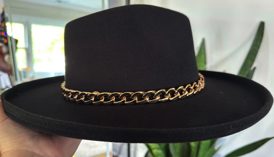 Sombrero Fedora Forever 21 de fieltro negro con acento de cadena dorada - Nuevo con etiquetas, ala ancha, boho Foto 3 de 4
