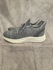 Feet Hit Travel Men’s Sneakers – Size 8.5 – Gray – NEW Without Box