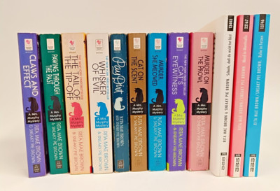12 Bücher von Rita Mae Brown & Sneaky Pie Brown Konvolut
