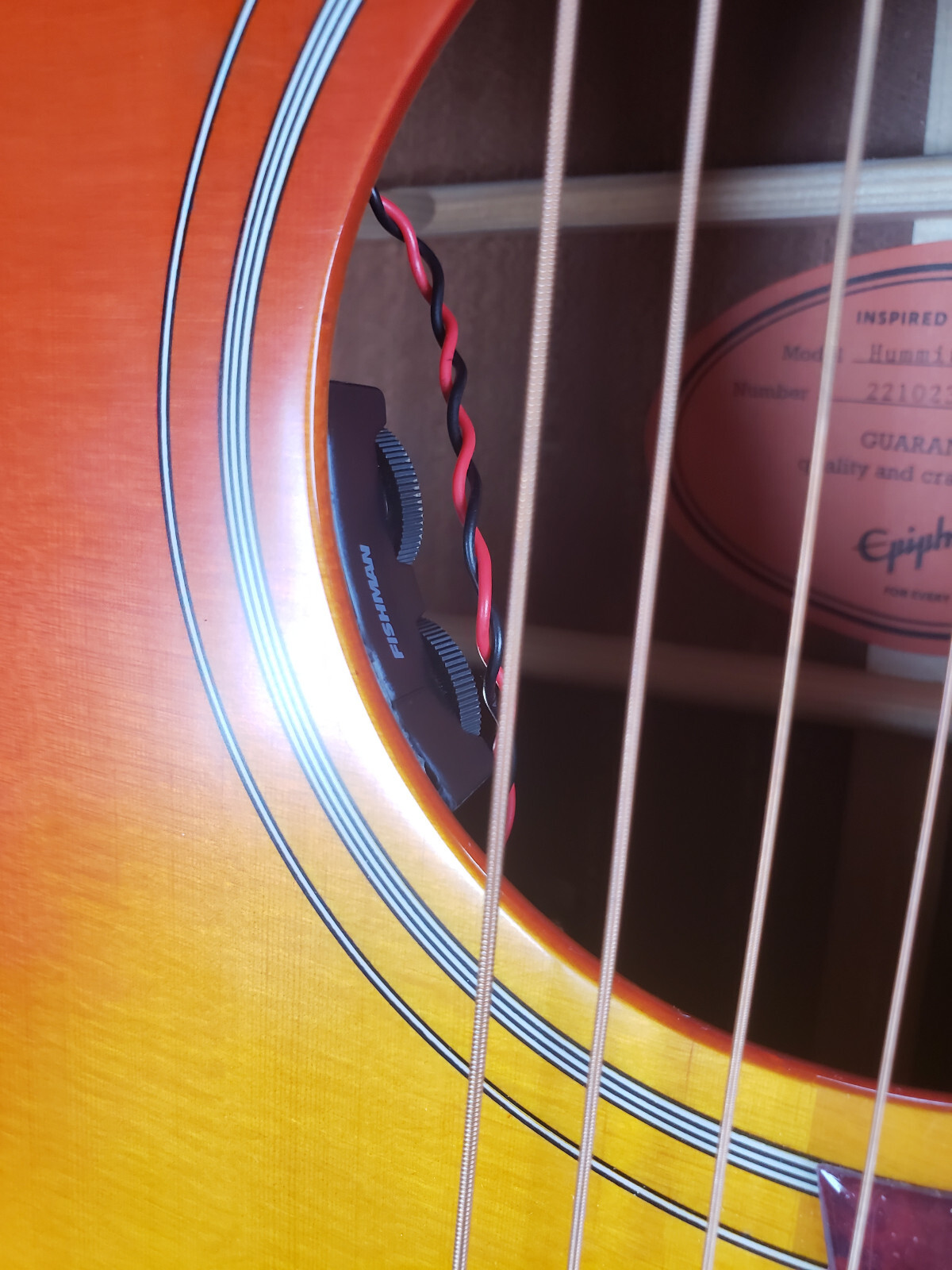 Epiphone Hummingbird 6string Dreadnought AcousticElectric Guitar