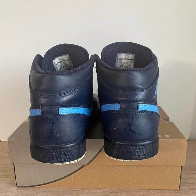2017 Nike Air Jordan 1 Retro Mid Obsidian University Blue  display picture 1