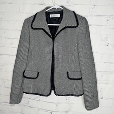 Tahari Size 8 Black  White Blazer