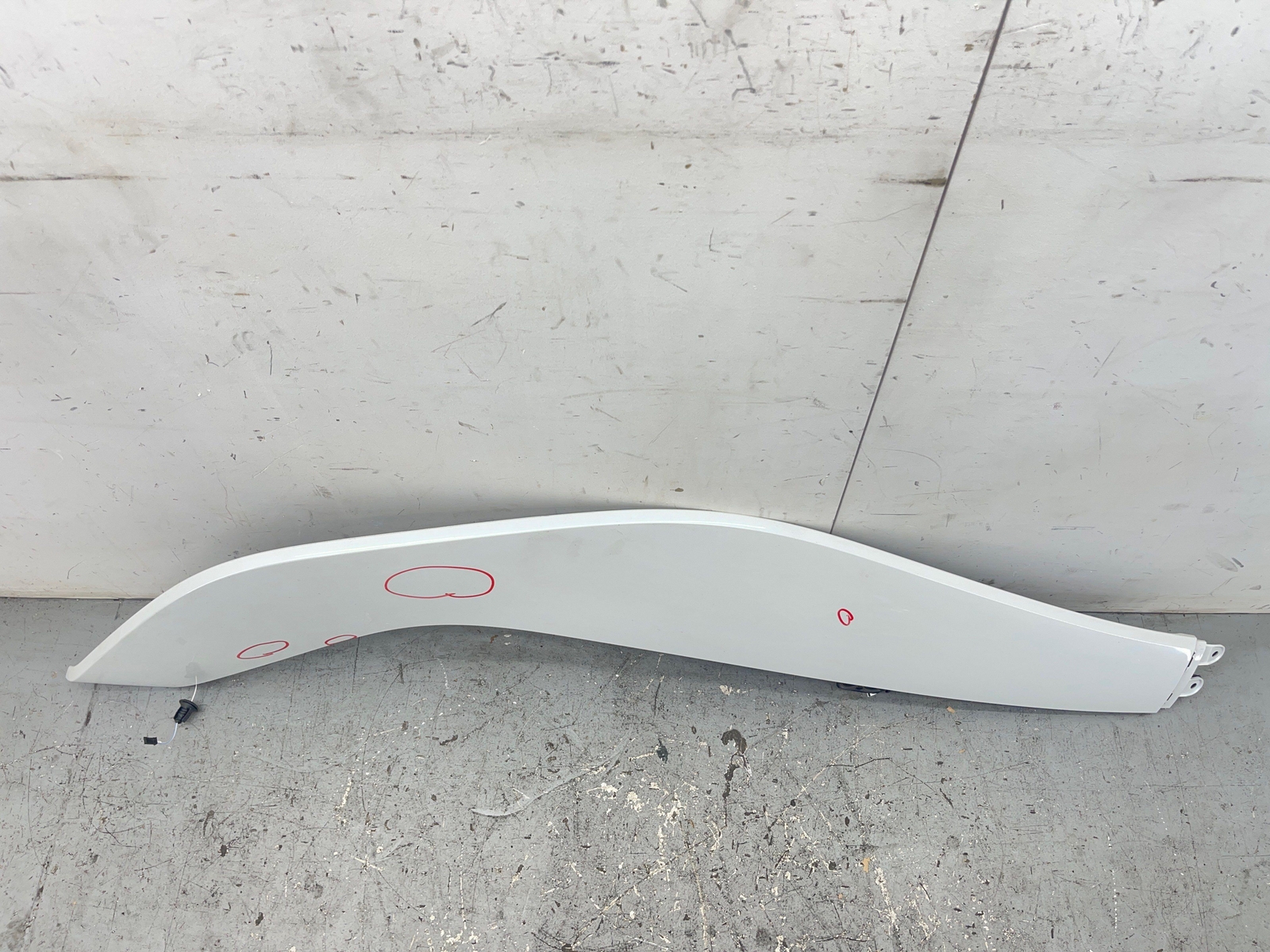 2014-2019 BMW I8 OEM REAR LEFT RETAINING RAIL MOLDING PANEL 51447336415