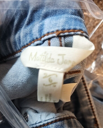 Matilda Jane Capris Size 6 Light Blue Denim roses salvage - Picture 11 of 11