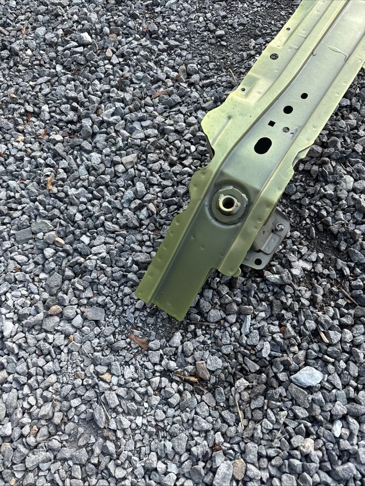 2013 2014 2015 2016 Subaru Xv crosstrek Barra de impacto delantera OEM Refuerzo Remolque Foto 2 de 4