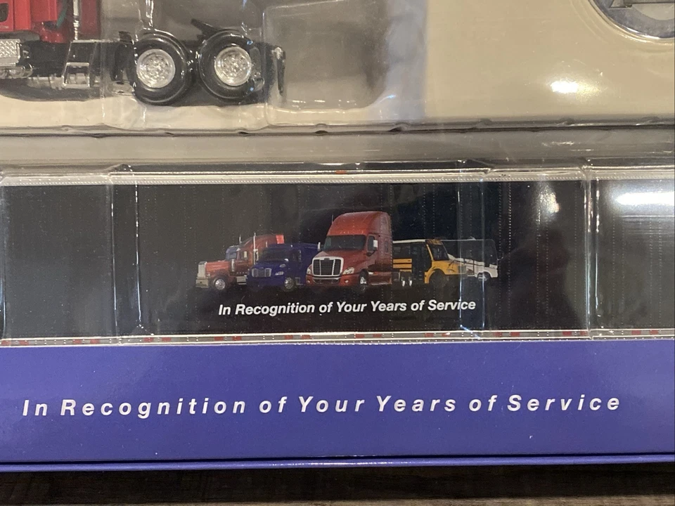 Tonkin Replicas DAIMLER TRUCKS NORTH AMERICA 1/53 Scale 20 YEARS NEW - Image 4 of 4