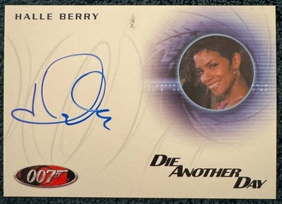 2012 Halle Berry Autographed A207 James Bond 50th Anniversary Series 2 Card