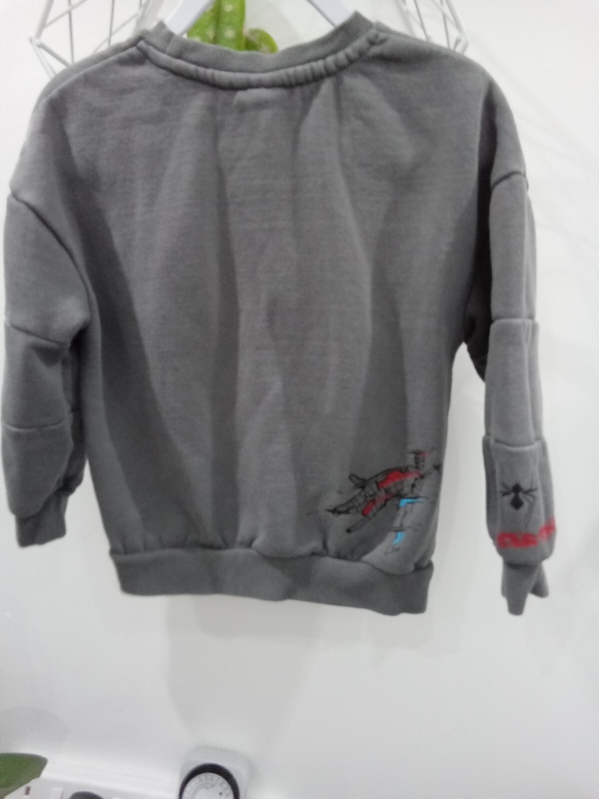 Marvel Primark Boys Sweatshirt Aged 4-5yrs image 2