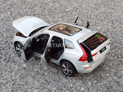 1:18 Volvo XC60 2022 SUV Diecast Car Model Toys kids gifts White