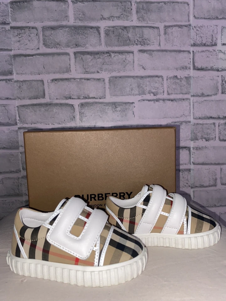 Burberry Baby Shoes 3.5c - Image 3 of 4