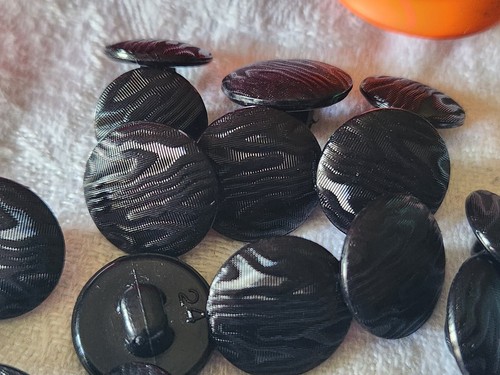 Lot 18 boutons noir motif damas panaché 1,3 cm et 1,5 cm ref 2087 - Imagen 4 de 4