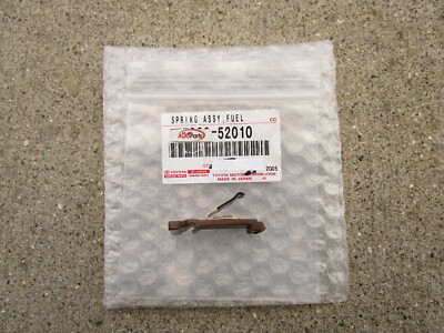 04 - 06 SCION XB FUEL DOOR COVER RELEASE SPRING CLIP QTY 1 OEM NEW