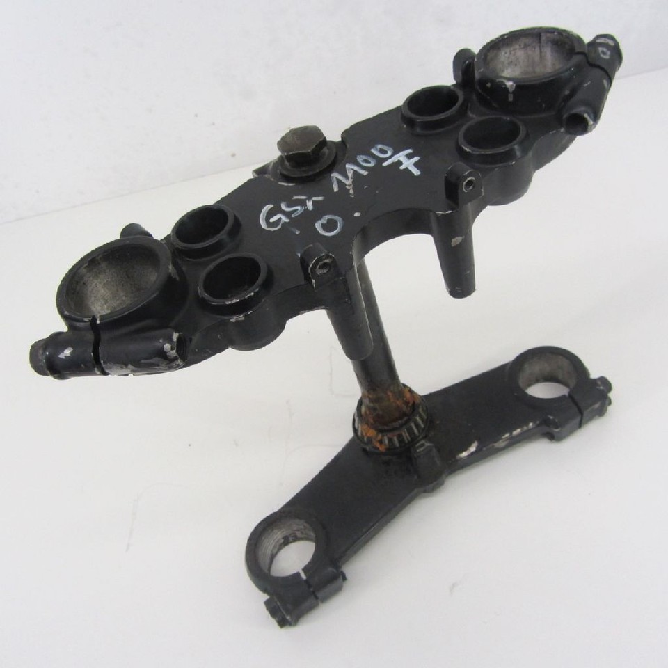 Support De Fixation Suzuki GSX 1100 F GV72C (1987) – Référence N2151 – Occasion Fonctionnel